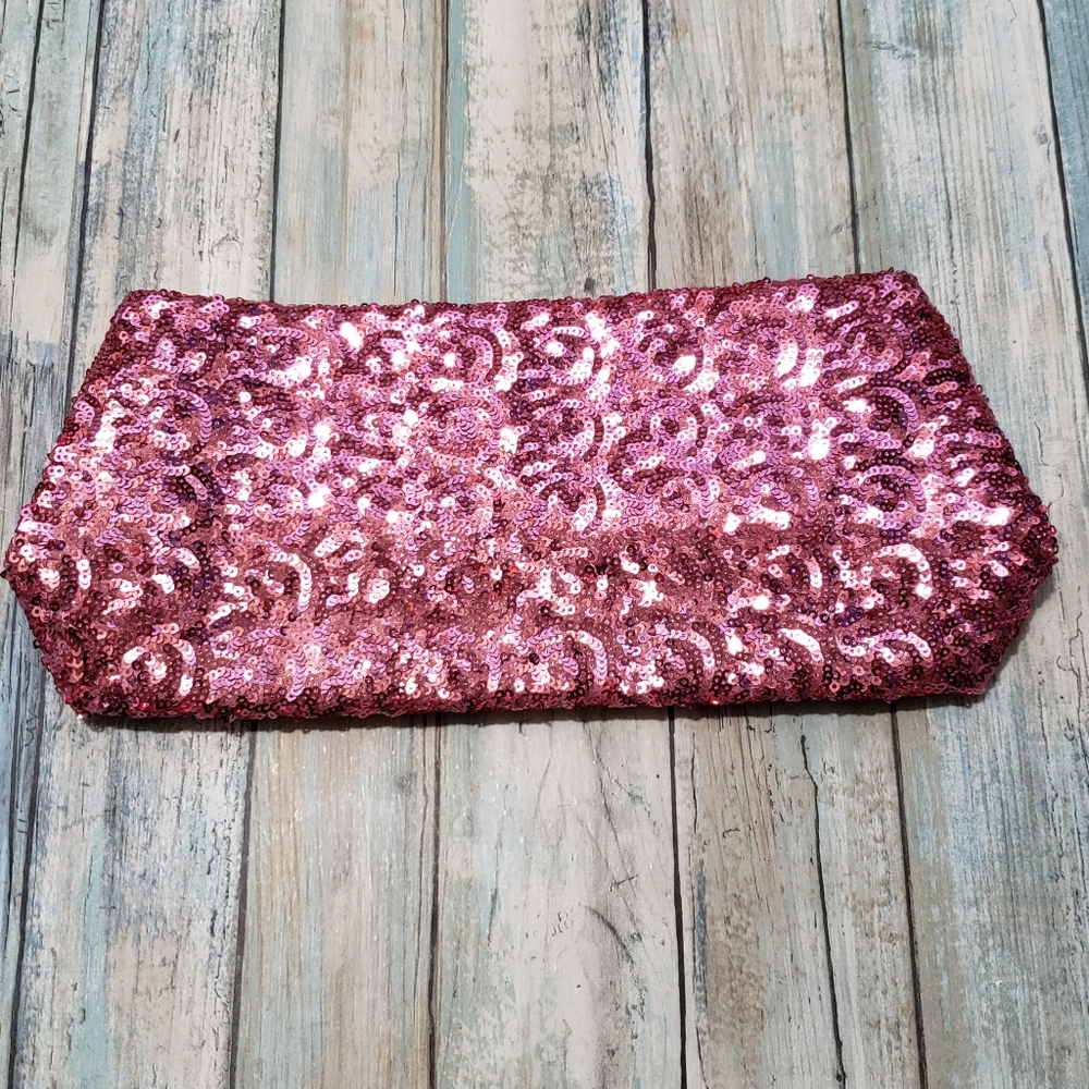 Victoria's Secret Sequenced Clutch. - Picture 2 of 9